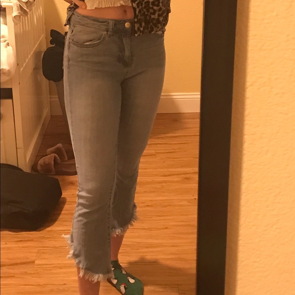 ✨distressed hem jeans